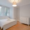 Отель 3 Bedroom House With Garden In Brondesbury, фото 10