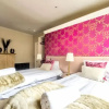 Отель JOIVY Ultra Luxe 3BR home near Princes St, фото 7