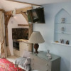 Отель Remarkable 1-bed Cottage Near Henley-on-thames, фото 7