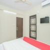 Отель OYO 11916 Varcity Plaza, фото 13