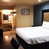 Отель Woodridge Inn and Suites, фото 11