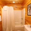 Отель Smoky Bear Manor - Five Bedroom Cabin, фото 13