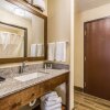 Отель All American Inn & Suites Norwalk, фото 9