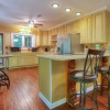 Отель Mountain View Bliss - Cozy 1BR Cabin, фото 10