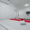 Отель Reddoorz Near Stasiun Kota Sukabumi, фото 6