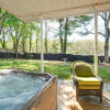 Отель Colorful Roanoke Vacation Rental w/ Hot Tub!, фото 15