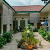 Отель Ngadiwinatan Alleyway Guest House Jogja, фото 10