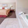Отель Stony Plain Inn and Suites, фото 4