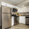 Отель Cozysuites - Stylish Apartment in Downtown Louisville, фото 1