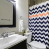 Отель Two Bedroom In Trendy Area, фото 9