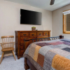 Отель Ski-in/ski-out Snow Flower 3 Bedroom Condo, фото 7