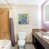 Отель La Quinta Inn & Suites by Wyndham Hillsboro, фото 10