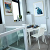 Отель Trendy Urban Industrial Apartment - Great Location - Parking - Netflix - Fast WiFi - Smart TV - Beau, фото 9