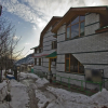 Отель OYO 8866 Mountain Face Cottage, фото 14