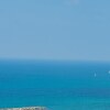 Отель Awesome 2BR apt Balcony & pool access, фото 19