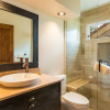 Отель Crystal Chalet 12 by Avantstay Close to Town w/ Views of San Sofia Ridge, фото 10