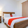 Отель RedDoorz @ Avros Guest House Medan, фото 3