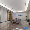 Отель Country Inn & Suites by Radisson, Jiujiang BALIHU International Automobile City, фото 4