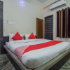 Отель OYO 29879 Hotel Midtown, фото 13