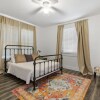 Отель Impressive Cozy Historic 2BR Apt 202 Near Downtown, фото 5