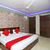Отель OYO 14587 The Crown, фото 6