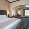 Отель La Quinta Inn & Suites Joshua, фото 5