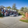Отель Quaint Orangeburg Townhome Near Hospitals & Campus, фото 13
