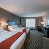Отель Holiday Inn Express & Suites Green Bay East, an IHG Hotel, фото 36