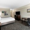 Отель La Quinta Inn & Suites by Wyndham Port Lavaca, фото 2