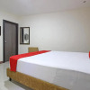 Отель RedDoorz near UNS Solo, фото 3