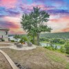 Отель THE Above Vista Estate on Lake Austin, фото 1