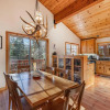Отель Wolf's Lair by Avantstay Swiss Chalet w/ Private Hot Tub & Access to Northstar Resort Community, фото 7