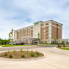 Отель Holiday Inn Hotel & Suites Farmington Hills - Detroit NW, an IHG Hotel, фото 1