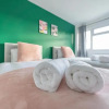 Отель Spacious Modern 3 bed House Near Heathrow Airport, фото 13