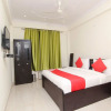 Отель OYO 12085 The Greentown Inn, фото 4
