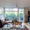Отель Gorgeous 2 Bed, with Balcony, Battersea, фото 22