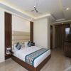 Отель OYO 11690 Hotel Viva Palace, фото 1