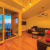 Отель Nice Home in Kastel Gomilica with Hot Tub, WiFi & 3 Bedrooms, фото 2