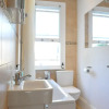 Отель Fantastic 2 Bedroom 2 Storey House In Tooting, фото 9