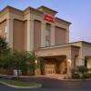 Отель Hampton Inn & Suites Greenfield, фото 1