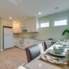 Отель Bellevue Abode: Balcony, 13 Mi to Downtown Seattle, фото 21