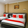Отель PLEASANT STAYS - Near Airport, фото 12