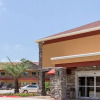 Отель Econo Lodge Inn & Suites North, фото 1