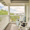 Отель Hiker House by Avantstay Beachy 4BR w/ Communal Pool + Porch, фото 34