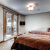Отель 5 O Clock Lodge Peak 8 Private Home by Pinnacle Lodging, фото 2