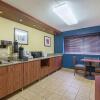 Отель Super 8 Moline, фото 13