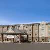 Отель Microtel Inn & Suites by Wyndham St Clairsville/Wheeling, фото 1