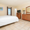Отель Island Winds East 201 3 Bedroom Condo, фото 4