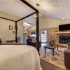 Отель Seclusion Retreat, 1 Bedroom, Fireplace, Hot Tub, Sleeps 4, фото 10
