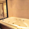 Отель Sybaris Pool Suites Indianapolis, фото 16